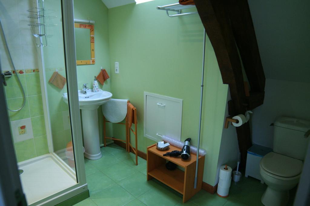 Saint-Germain-de-la-Coudre Chambre D'Hotes Du Domaine De La Haute Poignandiere الغرفة الصورة