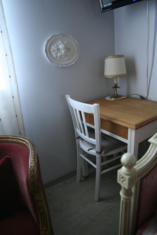 Saint-Germain-de-la-Coudre Chambre D'Hotes Du Domaine De La Haute Poignandiere الغرفة الصورة