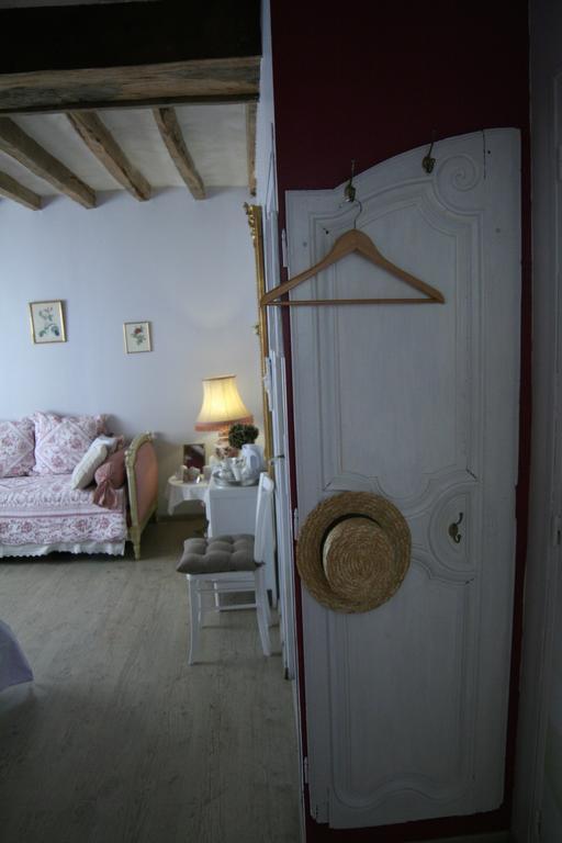 Saint-Germain-de-la-Coudre Chambre D'Hotes Du Domaine De La Haute Poignandiere الغرفة الصورة